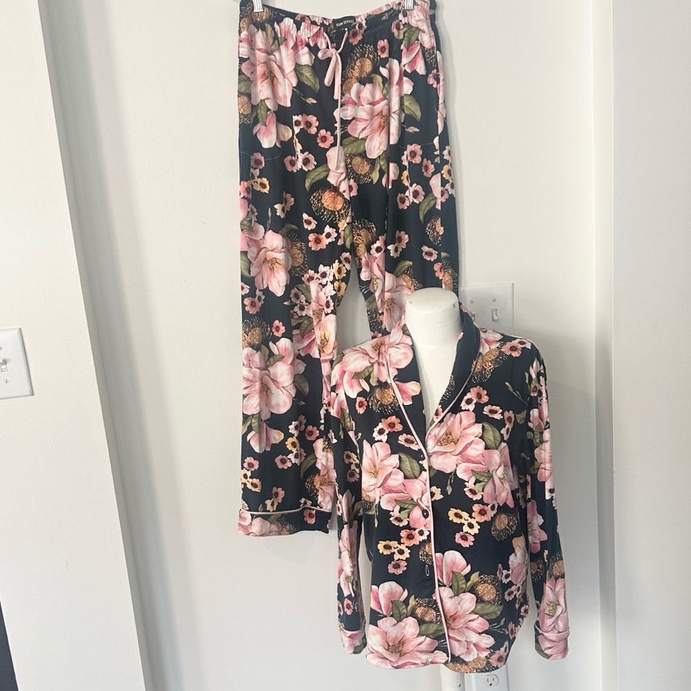 Room Service Womens 2-Piece Shawl Collar Pajama Set M - Picture 2 of 7